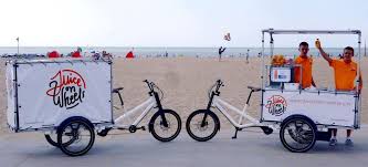 Geniessen Sie An Einem Sonnigen Strandtag Ein Erfrischenden Frischgepressten Saft Gastrorad Musketier Cargobike Lastenrad Juice On Musketiere Strandtag Rad