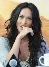 Long Dark Hair My Hair Will Be This Long Again Someday Now Only If I Could Achieve This Volume Megan Fox Hair Long Dark Hair Hair Styles