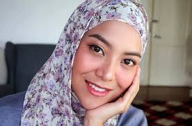 Botol plastik usang minuman ringan dapat kamu manfaatkan jadi pot tanaman yang cantik. Artis Malaysia Raf Akui Tak Pernah Suruh Atau Paksa Facebook