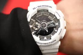 All our watches come with outstanding water resistant technology and are built to withstand extreme condition. Casiofan Magazine G Schock Gebaude Protrek Baby G