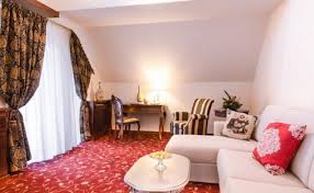 Pensiunea valea iancului este situată în sinaia, la 10 minute de mers pe jos de centrul oraşului. Pensiunea Valea Iancului Sinaia Minimap Ro