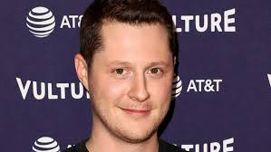 The Truth About The Guy Who Plays Patrick In Schitt's Creek