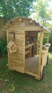 the snug shepherd muddy kitchen children s shepherds huts www thesnugshepherd com maison familiale maison cabane