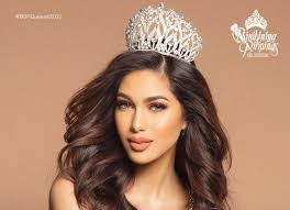 Chelsea Fernandez's Instagram, Twitter & Facebook