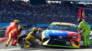 Knowing how to change a tire is a necessary skill for all drivers. Complaining About Nascar S Move To A Single Lug Design Is Nuts Sporting News