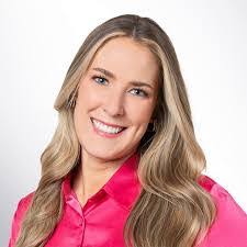 Emily Saxe's Instagram, Twitter & Facebook