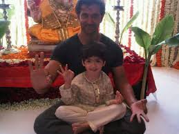 Rakesh roshan's filmkraft prductions has partnered with turner international india and. Hrithik Roshan With Kids Hrithik Roshan Children Hrithik Roshan Mohenjo Daro Hrithik Roshan Ashutosh Gowariker Hrithik Roshan Hrehaan Hrithik Roshan Hridaan Hrithik Roshan Filmibeat