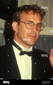 Kevin costner 1991 hi-res stock photography and images