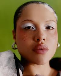 ❤️❤️❤️ I MEANNN !! 👠👠👠 @alvaclaire for @voguearabia by 📸✨  @camilafalquez Styling by @itsrobertojohnson MU by @molliegloss Hair…