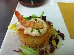 Ad addolcire il tutto, piccole nuvole di confettura di albicocche. Nidi Di Pasta Kataifi Con Salsa Rosa E Gamberi Picture Of Trattoria La Marina Porto Venere Tripadvisor