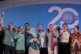 Malaysian tycoon says twitter founder jack dorsey's first ever tweet is a piece of human history. Malaysian Analysts Feud Between Leaders Mars Pkr Convention Benarnews