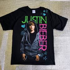 Naša komunita sa zaoberá justinom biebrom z roku 2010, pretože ten malý justin nám. Justin Bieber 2010 Men S Fashion Tops Sets Formal Shirts On Carousell