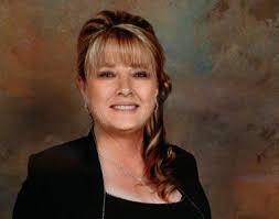 Lisa Branum's Instagram, Twitter & Facebook