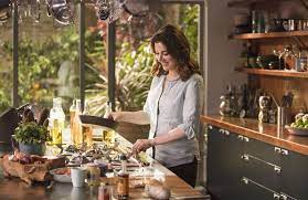 Nigella Lawson Clears Up Speculation About Where At My Table Is Filmed Nigella Lawson Nigella Nigella Lawson Recipes