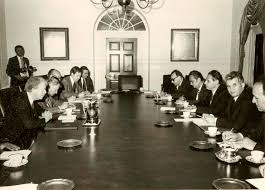 Nicu ceaușescu a murit acum 23 de ani, la 25 septembrie 1996, la 45 de ani, răpus de ciroză. A Murit Cel Care A Fost Ministrul Lui CeauÈescu Din 1965 PanÄ In 1987 Evenimentul Istoric