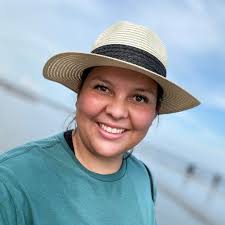 Who can do hem work in Portales?