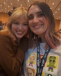 Meeting the lovely Grace Van Dien : r/fanexpo