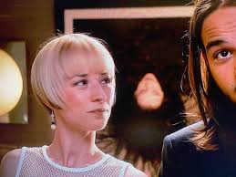 Au făcut-o de râs cu freza lui de cocos. : r/revenge