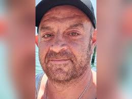 Chris Farina's Instagram, Twitter & Facebook