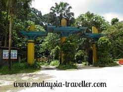 Commonwealth forest park is a good recreational spot where you can camp, hike and do team building activities in the midst of malaysia tropical rain this tropical rain forest park covers an area of about 260 hectares and is about 14 km from rawang town. Commonwealth Forest Park Taman Rimba Komanwel