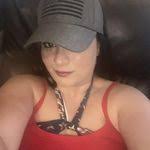 Tracey Salyers's Instagram, Twitter & Facebook