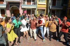 The audience just loves it and the cast has become the instant favorite of the audience. Street Dancer 3d S Actors Dance With Taarak Mehta Ka Ooltah Chashmah Cast