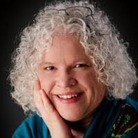 Elizabeth Wrenn's Instagram, Twitter & Facebook