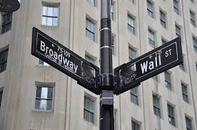 Home of global finance offers a fascinating historical excursion. New York Broadway Wall Street Kostenloses Foto Auf Pixabay