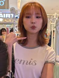 Mi experiencia en la inauguración de la tienda EmiPopUp para JanPiploy :  r/GMMTV