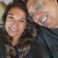 Amanda Chris's Instagram, Twitter & Facebook