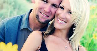 Người phụ nữ cùng "phi công" kém 11 tuổi lập mưu giết chồng