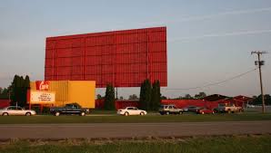 Alfresco movie viewing has been around since the 1910s, but it really took off in the '50s, thanks to a rise in car ownership and the this theater, located a little north of the town of catskill, has four screens that play double features. 8 Places To Catch A Drive In Movie In Michigan Michigan