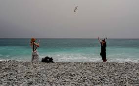 Tempête de sable du sahara en france incroyable sur de la neige #tempetedesable #neige #france #sahara #tempête #pourtoi #incroyable. Du Sable Du Sahara Dans Le Ciel Francais Ces Derniers Jours Un Phenomene Pas Si Frequent