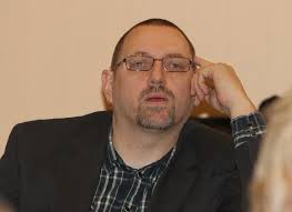 Satser på kloke Knut