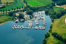 The afgedamde maas was created in the late middle ages, when a major flood made a connection between the maas and the merwede at the town of woudrichem. De Maas Yacht Harbour In Alem Gelderland Netherlands Marina Reviews Phone Number Marinas Com