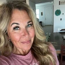 Heather Higbee's Instagram, Twitter & Facebook