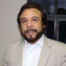 Era “topado para las matemáticas" y por eso es abogado, dice Félix Ulloa  [VÍDEO]