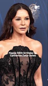 Catherine Zeta-Jones: Celebrando 56 Años de Estilo