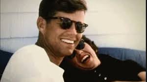 John F. Kennedy prije političke karijere bio je boležljiv, ali seksualno  nezasitan