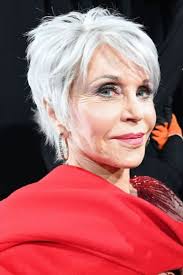 While very short hair has a reputation for being exclusive to the over 50 crowd, the trendiest short haircuts and styles can instantly make you appear more youthful. Short Haircut Grey Hair For Women Over 60 Older Woman Short Haircut Haircut Gray Hair Short Hair Older Women