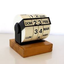 Fab Com Spinning Spanish Calendar Calendario De Madeira Presentes Presentes Artesanais