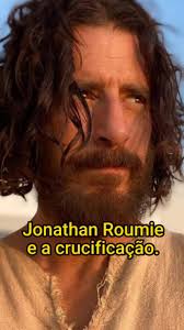 Esse é um pedacinho de um podcast com o ator @jonathanroumieofficial  contando sobre sua infância e como foi impactado ao assistir a cena da  crucificação quando criança. Definitivamente ele foi ...