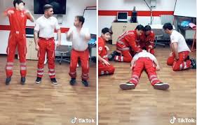 Skull Breaker Challenge Tik Tok Reddit Tik Tok Challenge Tren tantangan skull breaker challenge memang tengah ramai di lini masa. skull breaker challenge tik tok reddit