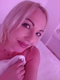 Auguroni di ogni bene e felicità. Donna superba 🌹🔝