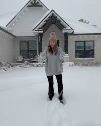 It’s snowing in Florida and it is wild!!! And it’s not a little bit of  snow, it is SNOWINGGGGG! ☃️❄️🌨️, ., . *pics 7-8 are because the boys are  out of town right now. *pic 10 was at my MIL house ...