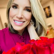 Wonderful to celebrate a new chapter with my longtime friend and colleague  Dave Ward! ❤️❤️ Thank you Intrua Financial for the most wonderful  luncheon.. couldn't be in this position without you!