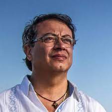 The former mayor of bogotá and candidate for president, gustavo petro, analyzed the political and social crisis that colombia is going through, where at least 379 have disappeared, and at least 20 deaths have been recorded, following more than nine days of protests against the government of iván duque. Gustavo Petro Petrogustavo Twitter