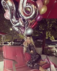 Hay días que no me baño, porque hace frío, y me duermo toda sucia, me da mucho asco. El Increible Festejo De Charlotte Y Alex Caniggia Sushi Globos Y Sin Barats Chicas Caricatura Instagram Famosos