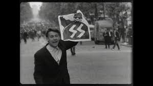 Un crs devant la sorbonne. Veronique Chemla Mai 68