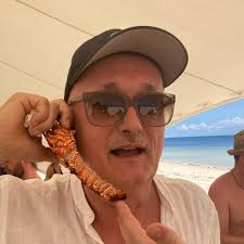 Tobi Neumann (@djtobineumann) • Instagram photos and videos